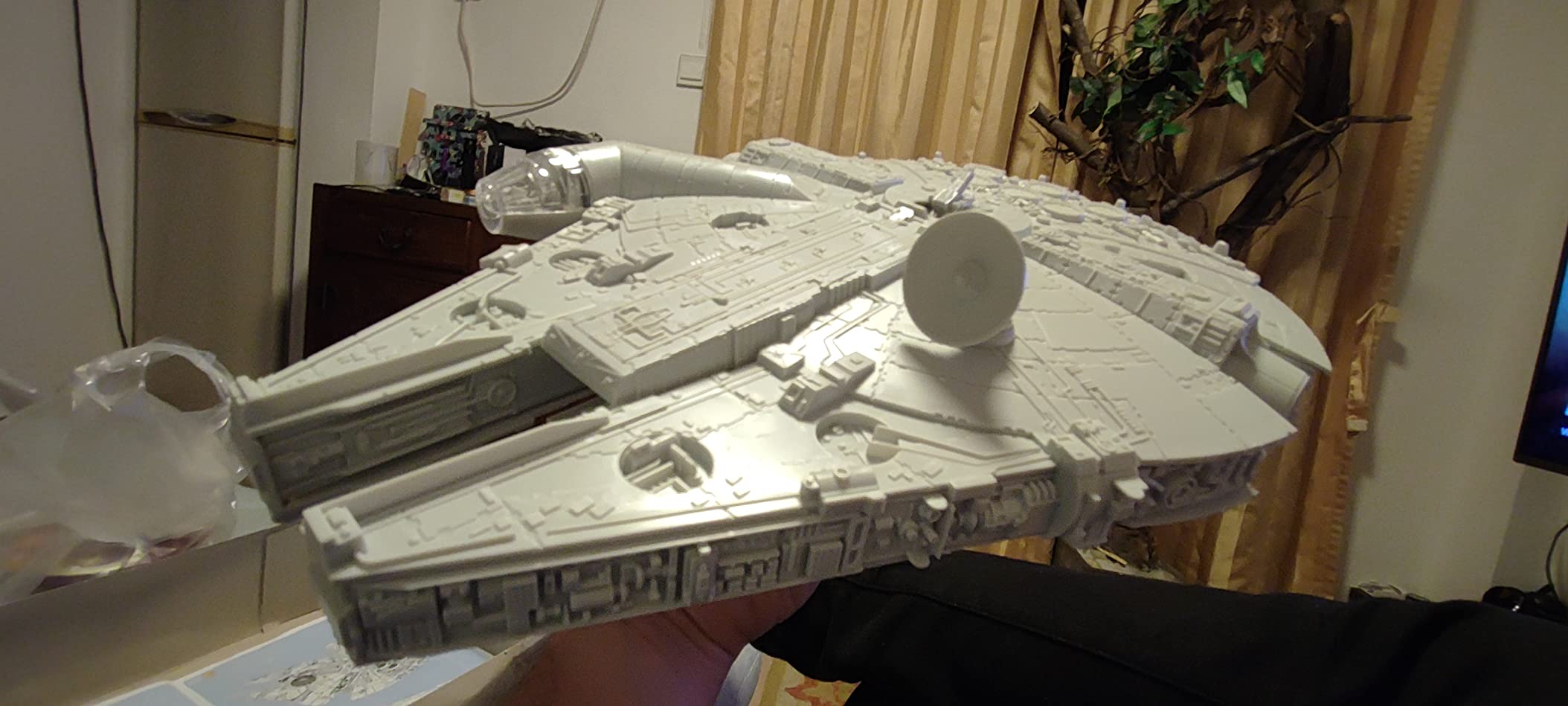 Revell 06718 Star Wars Millennium Falcon (Han Solo) 1:72 Scale Unbuilt/Unpainted Plastic Model Kit customer photo 1