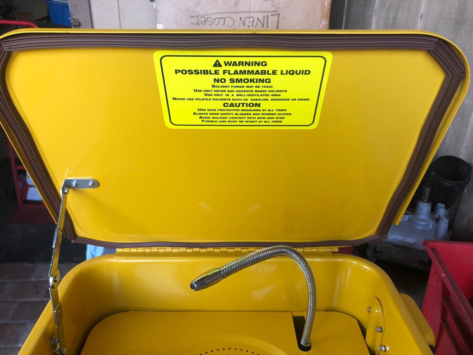 JEGS 5-Gallon Portable Parts Washer | 3.5 Gallon Solvent Capacity | 3.96 Gallon Per Minute Max Pump Output | Heavy Duty Steel | Powder Coated Black with JEGS Logo customer photo 1