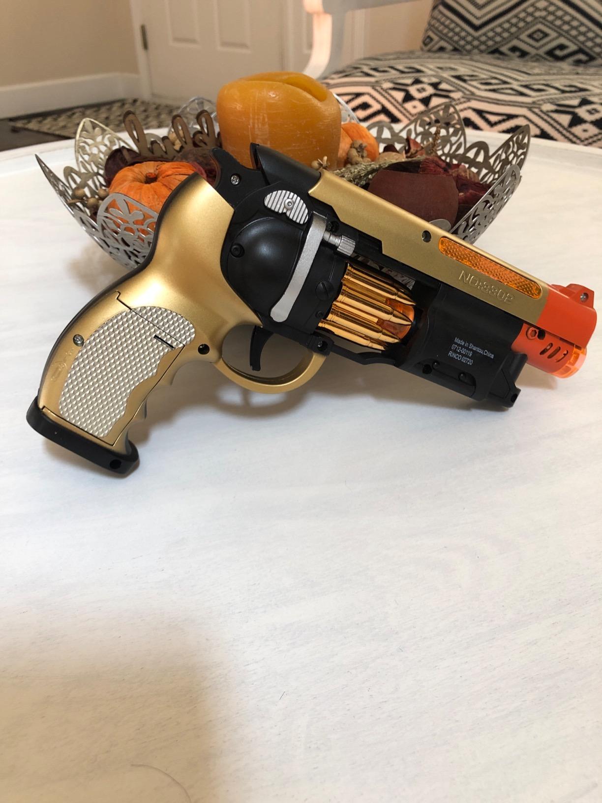 ArtCreativity Blade Runner Toy Pistol Set - 2 Light Up Toy Guns with LEDs & Sound Effects, Safe Pretend Play Pistols for Kids, Fun Light-Up Toy Guns for Boys & Girls with Batteries Included customer photo 2