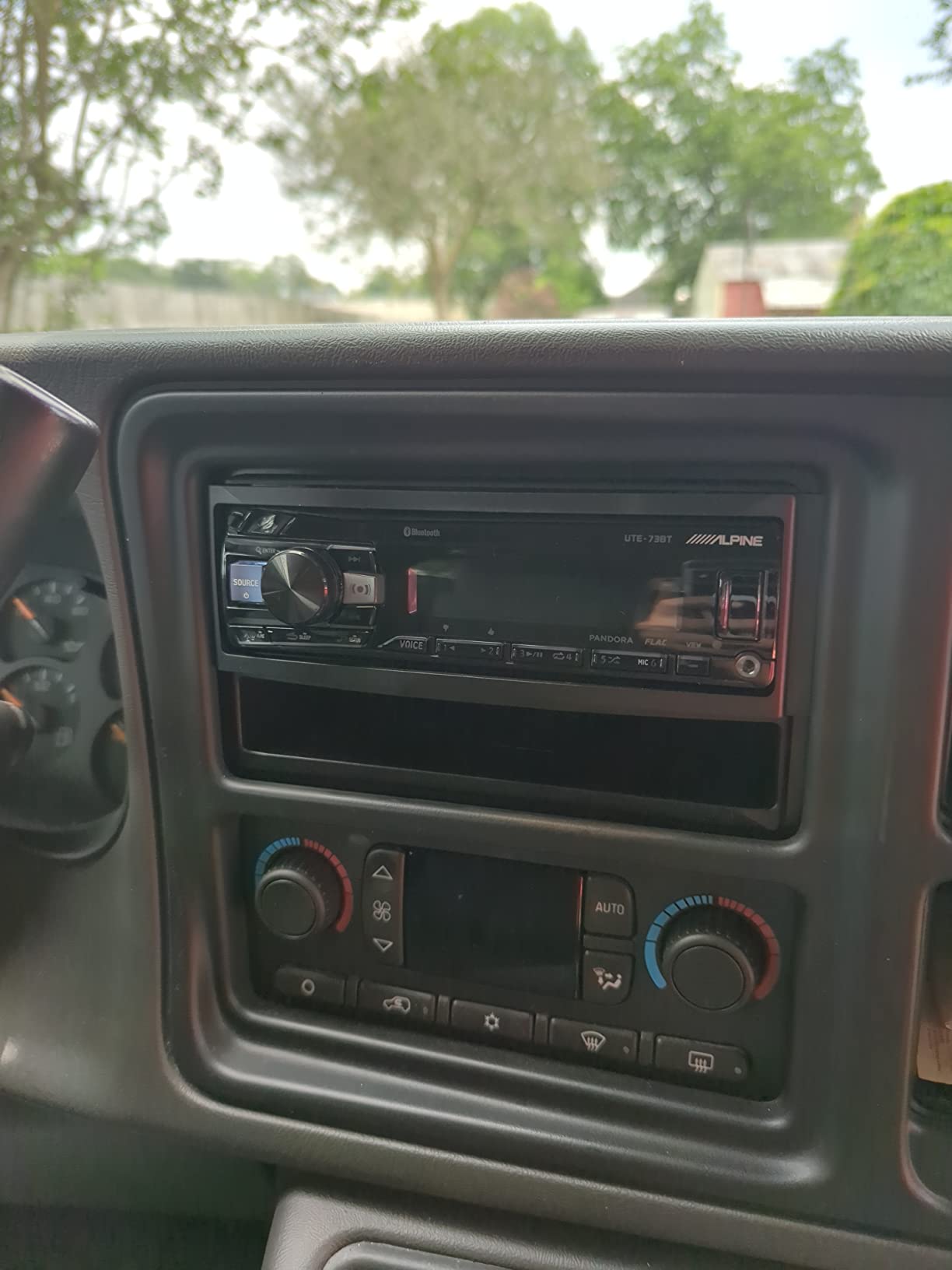 Alpine UTE-73BT Mech-Less Digital Media Receiver with Bluetooth Wireless Technology customer photo 2