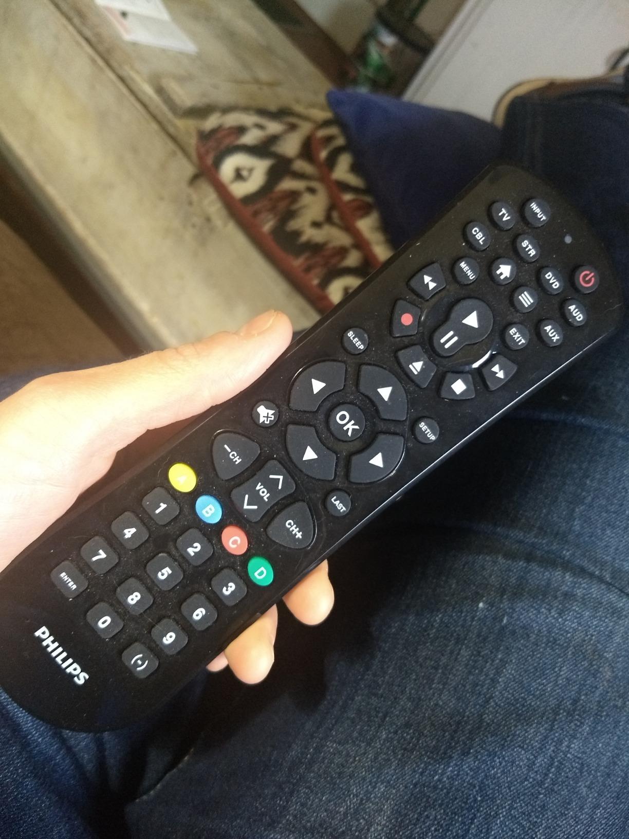 Philips Universal Remote Control for Samsung, Vizio, LG, Sony, Sharp, Roku, Apple TV, RCA, Panasonic, Smart TVs, Streaming Players, Blu-ray, DVD, Simple Setup, 6-Device, Black, SRP9263C/27 customer photo 2