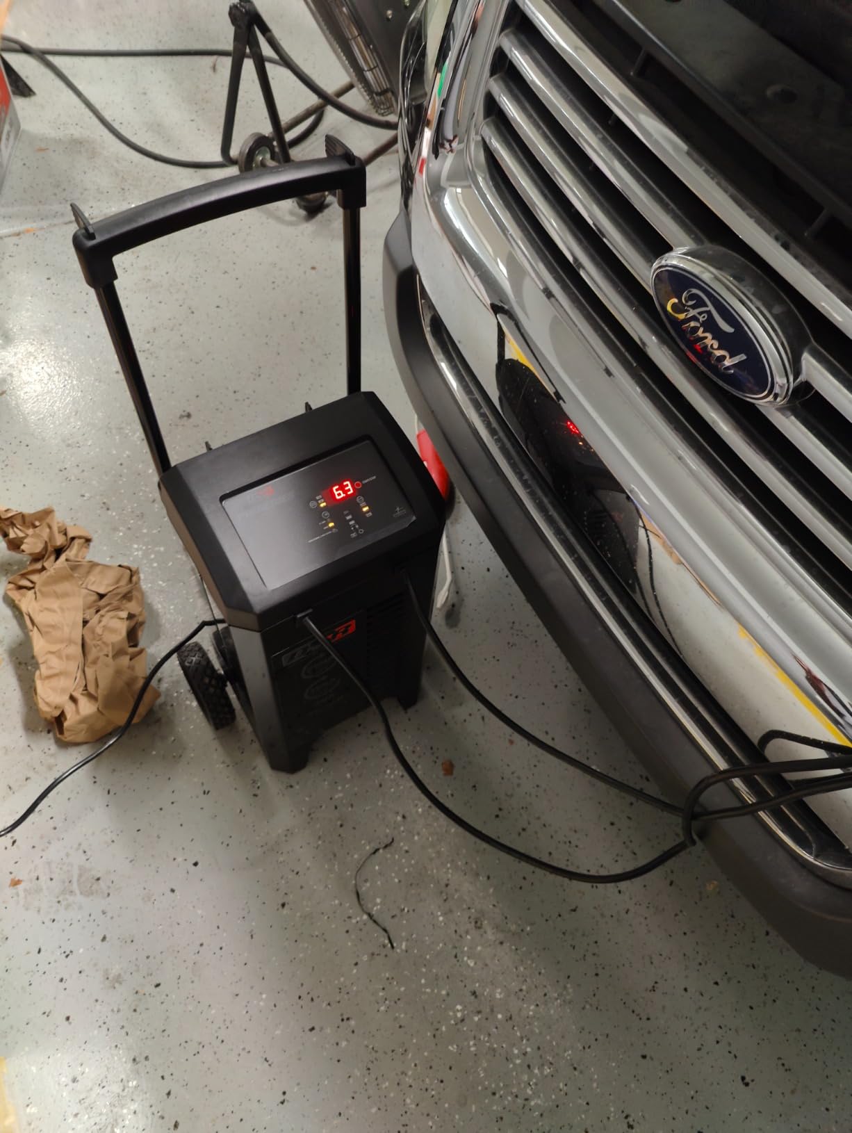 Schumacher Electric DSR Pro Series 6V / 12V Battery Charger Engine Starter & Maintainer - Heavy Duty Wheeled Battery Charger - 125/250 Amps - with 50-Amp Boost Mode - DSR131 customer photo 1