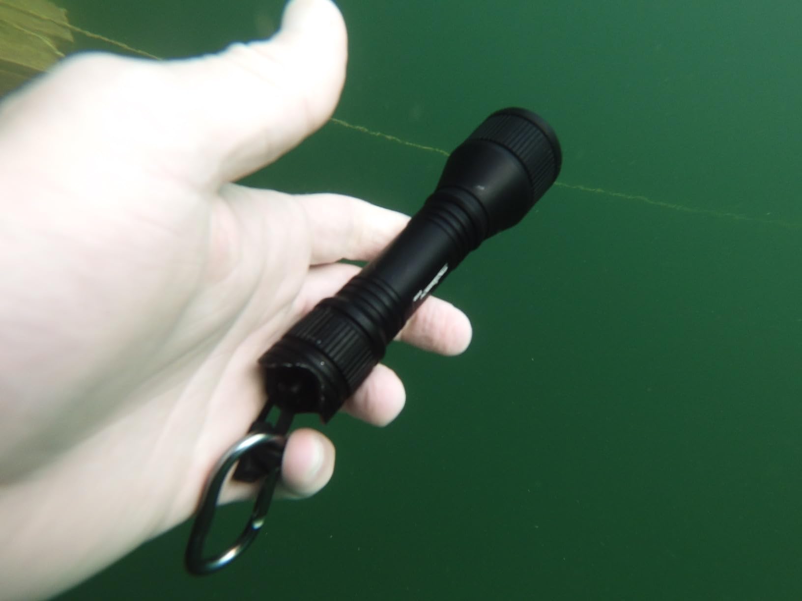 ORCATORCH D550 Dive Light with Hands-Free Wrist Mount | 1000 Lumens, 3 Modes (High/Low/Strobe), 8° Narrow Beam, Magnetic Tail Switch, IP68 Waterproof, for Night & Cave Diving customer photo 2