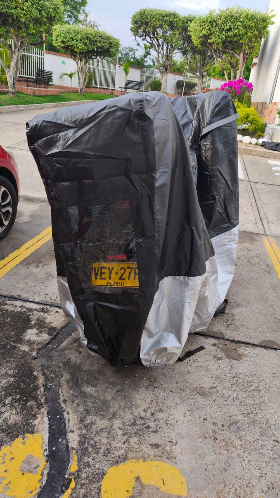 VELMIA Motorcycle Cover Extremely Heat Resistant up to 550 F I High Standard Motorcycle Cover Waterproof Outdoor for All Seasons, Motorcycle Storage, Scooter Cover, Moped Cover, Harley Cover customer photo 1