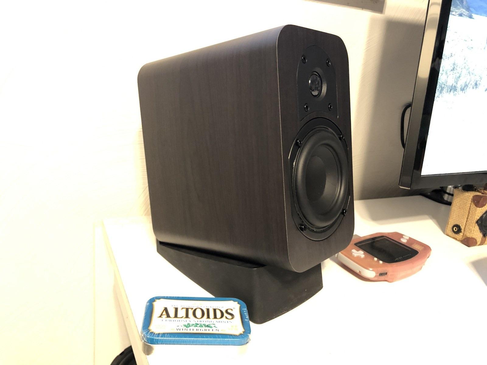 Micca RB42 Reference 2-Way Passive Bookshelf Speakers, Stereo Pair, Walnut | Amplifier Required, Long-Throw 4-Inch Woofers, 0.75-Inch Silk-Dome Tweeter, Desktop, Home Theater, Surround Sound customer photo 1