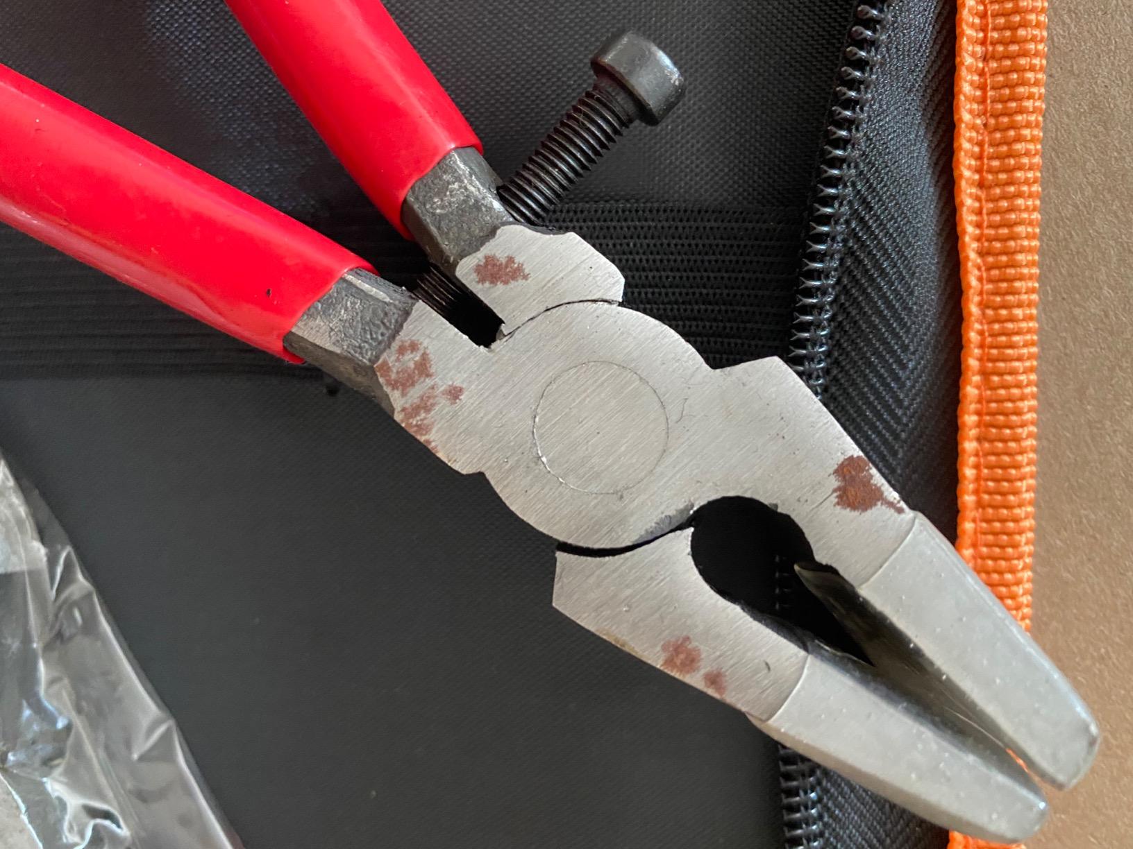 Swpeet 3Pcs Heavy Duty Glass Running Pliers, Breaker Grozer Pliers and Grip Oil Feed Glass Cutter Kit, Professional Stained Glass Cutting Tool with Extra Rubber Tips customer photo 2