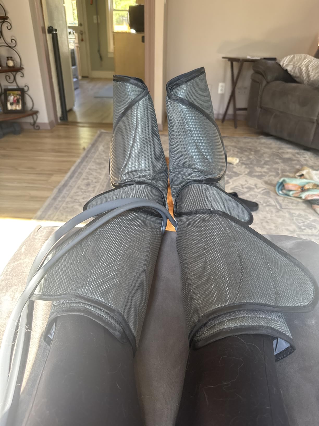 FIT KING Leg Massager for Circulation and Pain Relief, Air Compression Leg and Foot Massager to Relieve Pain Swelling Edema with 2 Size Extensions- Great Gift for Wife Mom and Dad customer photo 2