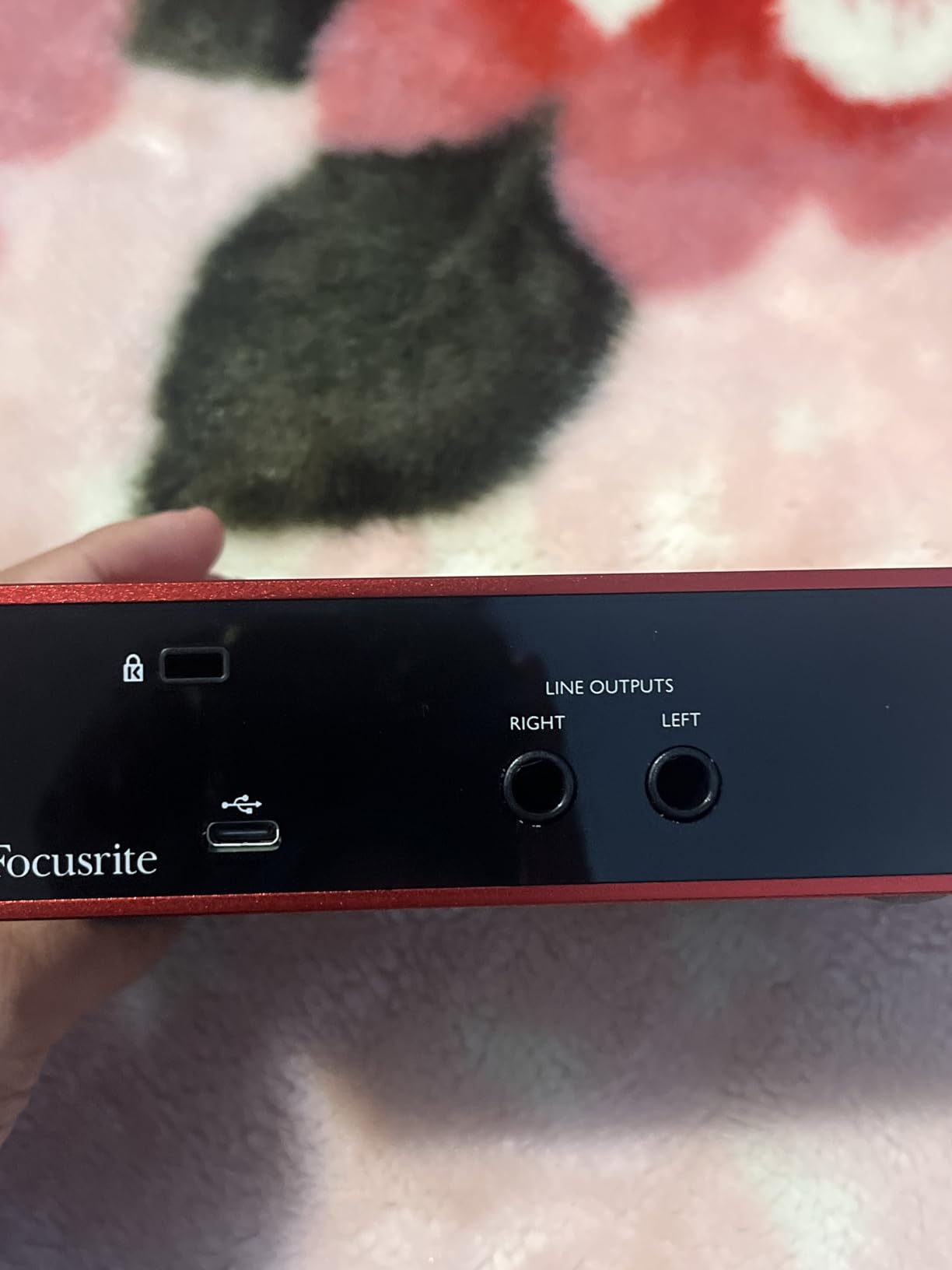 Focusrite Scarlett Solo 3rd Gen USB Audio Interface for Guitarists, Vocalists, Podcasters or Producers to record and playback studio quality sound | 1 XLR Mic Preamp, 1 Hi-Z Instrument Input, 24-Bit/192kHz, 56dB Gain Range, Air Mode, macOS/Windows/iPadOS Compatible customer photo 1