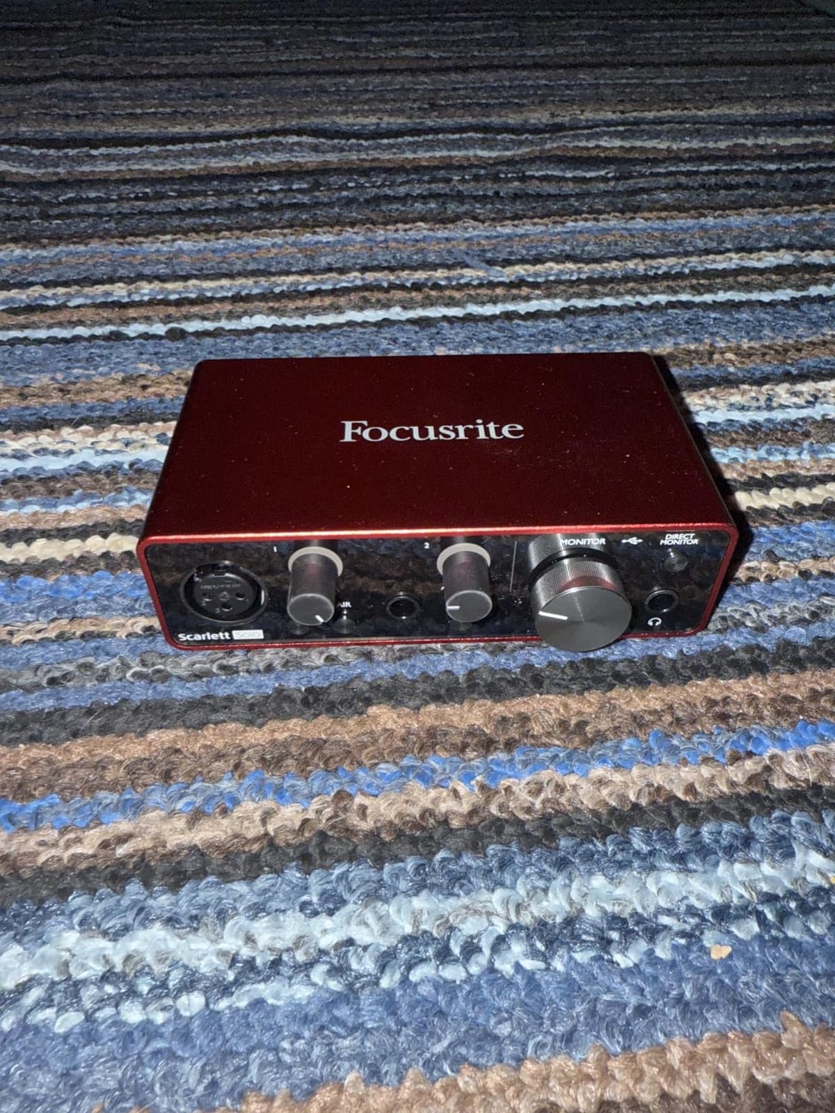 Focusrite Scarlett Solo 3rd Gen USB Audio Interface for Guitarists, Vocalists, Podcasters or Producers to record and playback studio quality sound | 1 XLR Mic Preamp, 1 Hi-Z Instrument Input, 24-Bit/192kHz, 56dB Gain Range, Air Mode, macOS/Windows/iPadOS Compatible customer photo 2