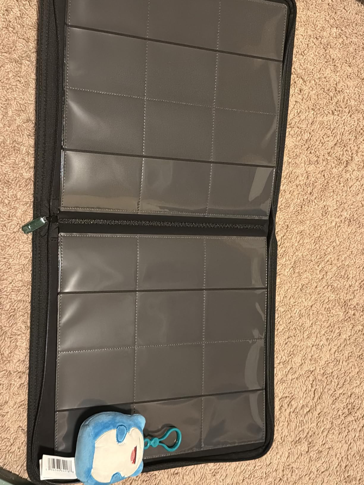 Vault X 12 Pocket Zip Trading Card Binder 480 Cards Exo-Tec (Black) customer photo 2