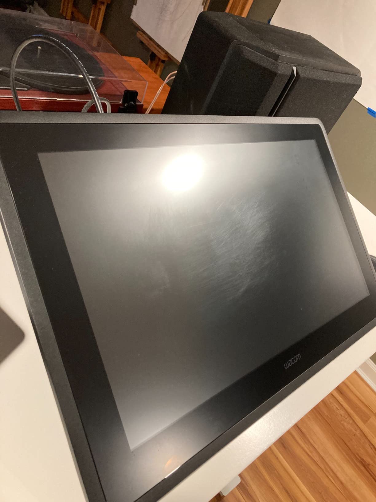 Wacom Cintiq 22, Drawing Tablet with Full HD Screen & Pro Pen 2 | Large creative workspace with advanced pen control for illustration, comics, animation and digital art customer photo 1