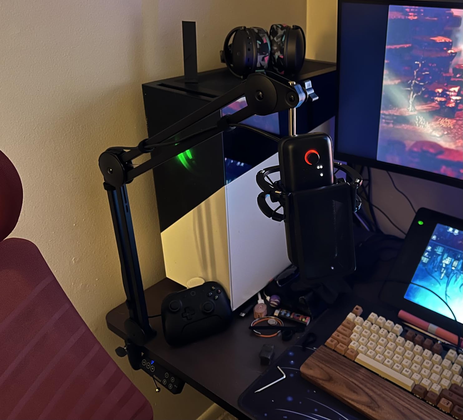 InnoGear Mic Arm Desk Mount Microphone Stand Boom Arm for Blue Yeti | For Hyper X QuadCast SoloCast Fifine, Silent, Professional, 3.5 lb Weight Capacity, 28