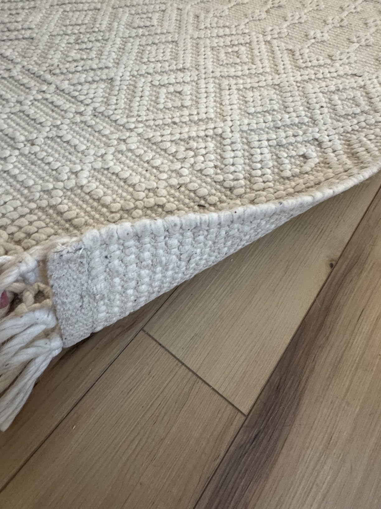 SAFAVIEH Area Rug 8x10 - Natura Collection - Large - Ivory, Handmade Wool, Moroccan Boho Fringe Design, Ideal for Living Room, Bedroom, Dining Space (NAT852B) customer photo 1