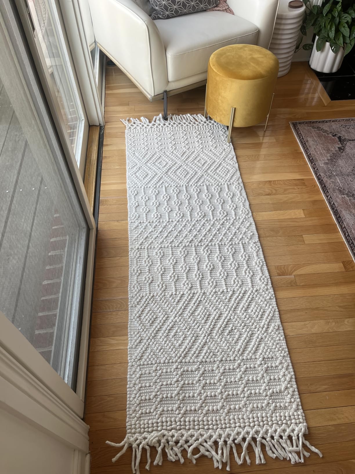 SAFAVIEH Area Rug 8x10 - Natura Collection - Large - Ivory, Handmade Wool, Moroccan Boho Fringe Design, Ideal for Living Room, Bedroom, Dining Space (NAT852B) customer photo 2