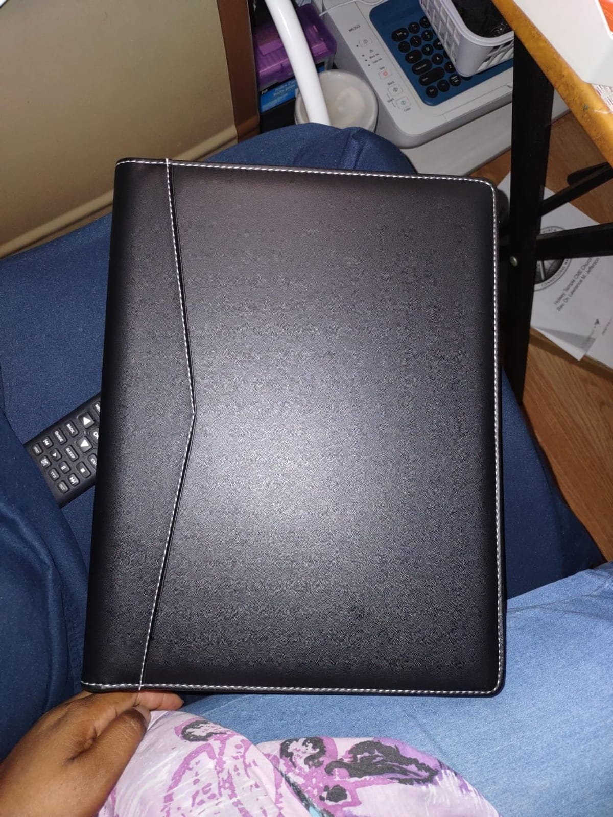 Pacific Mailer Padfolio Portfolio Leather Binder, Interview Legal Document Organizer, Business Card Holder Included Letter Sized Writing Pad [Piano Noir Faux Leather Matte Finish] customer photo 1