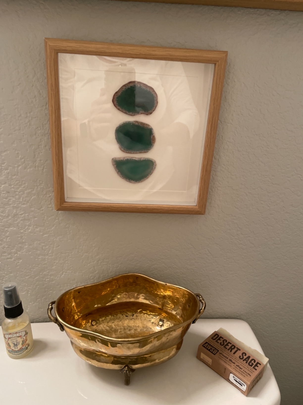 mookaitedecor 8.8 Inch Framed Agate Slices Geode Wall Art Picture Frame | Green Agate Stone, Geode Wall Decor for Living Room Bedroom Home customer photo 1