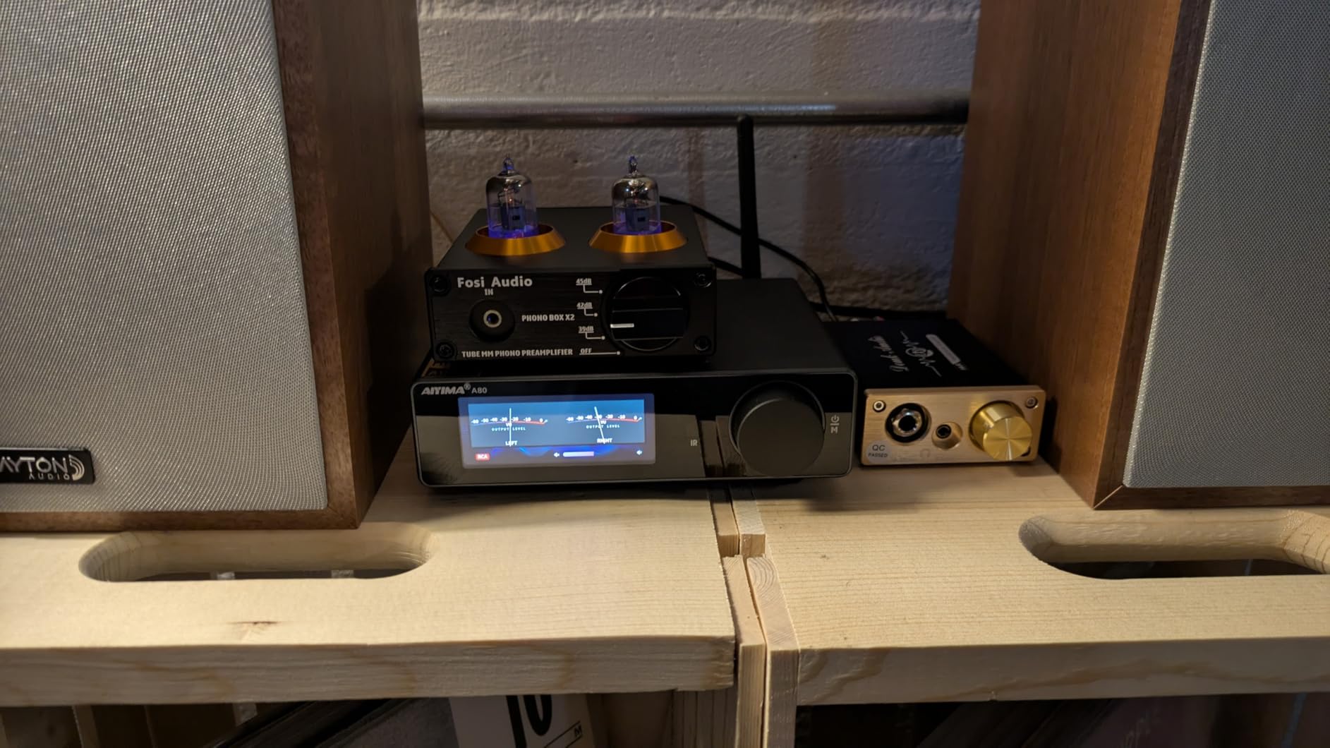 Fosi Audio Box X2 Phono Preamp, Mini Stereo Audio Hi-Fi Preamplifier with Gain Gear, Pre-Amplifier for MM Turntable Phonograph and Record Player, with DC 12V Power Supply customer photo 1