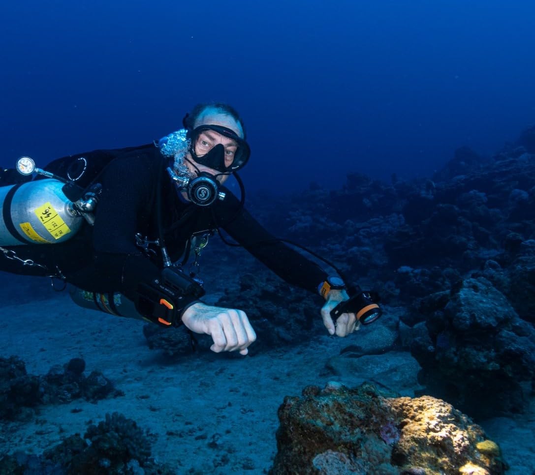 ORCATORCH D630 V2.0 4600 Lumens Primary Canister Dive Light | 7° Narrow Beam, 5 CREE LEDs, Adjustable Cable Angle (90°-180°), Side Mount & Backmount, for Cave, Wreck & Night Diving customer photo 2