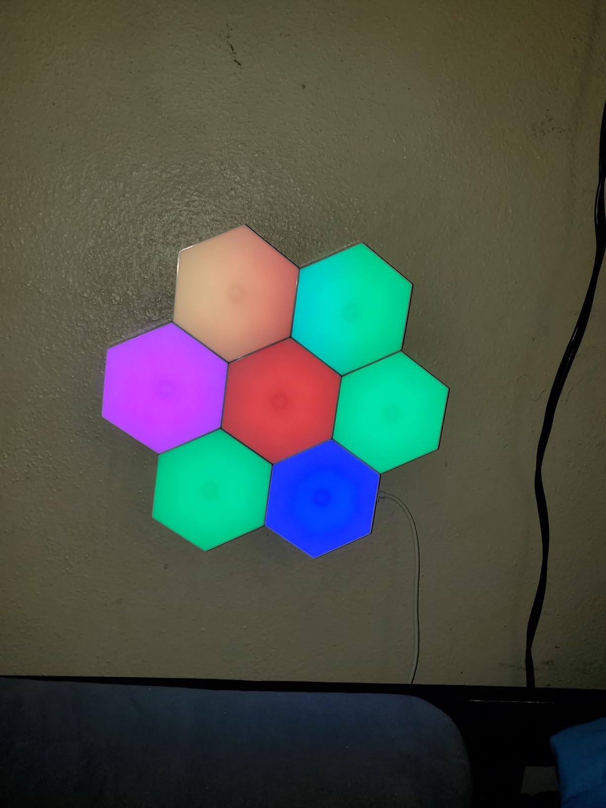 ODISTAR Remote Control Hexagon Wall Light, Smart Wall-Mounted Touch-Sensitive DIY Geometric Modular Assembled RGB led Colorful Light with USB-Power, Used in Bedroom (10-Pack) customer photo 1