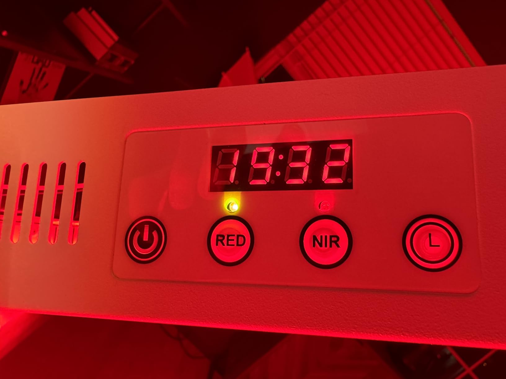 BestQool Red Light Therapy for face Body, 4 Wavelengths Infrared Red Light Therapy Panel, 100 Elite Grade Dual Chip LEDs, High Power Infrared Light Therapy Lamp, Modular Design. 160W customer photo 1