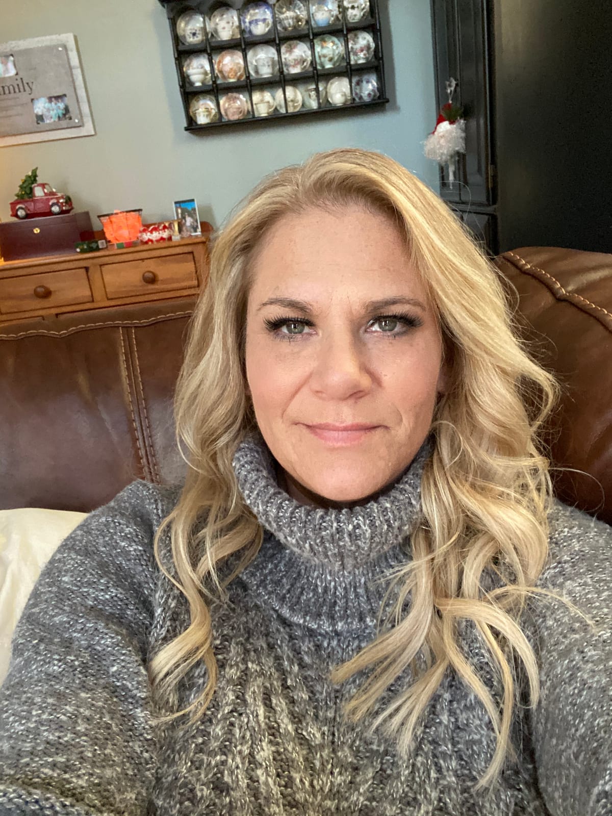 Hot Tools Pro Artist Black Gold Detachable One Step Volumizer and Hair Dryer | Pro Drying & Styling (Large) customer photo 1