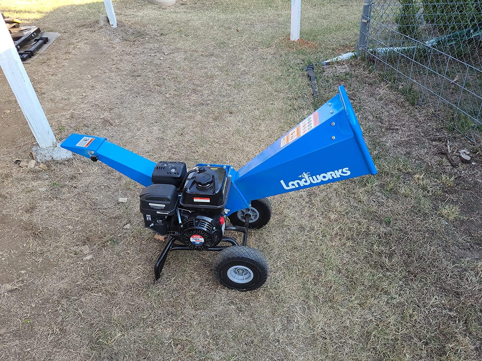 Landworks Wood Chipper Shredder Mulcher, Heavy Duty, 7 HP Gas Powered, Compact Rotor Assembly, 3 Inch Max Capacity customer photo 2