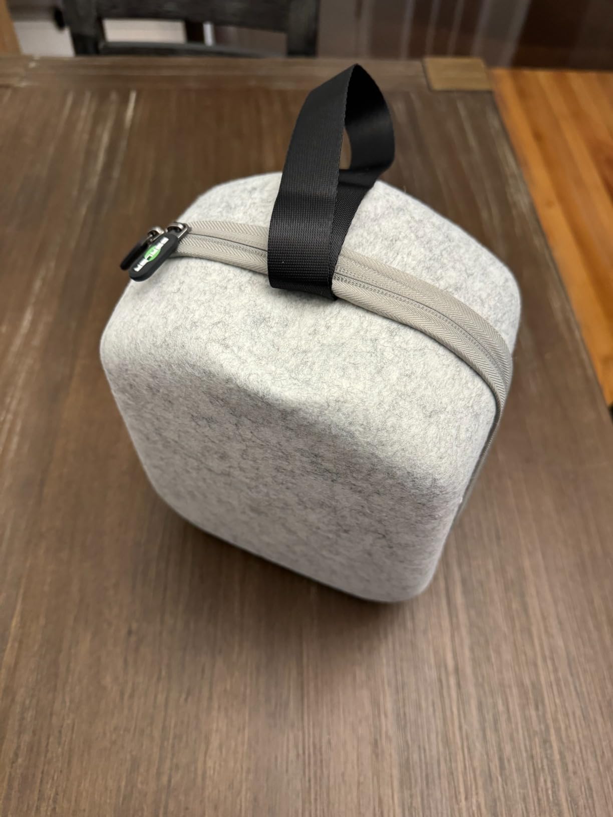 sarlar VR Carrying Case for Meta Quest 3S/3/2, Steam Fream, Original Strap | Odor-Free Felt Hard Shell for Quest and Apple Vision Pro, with Secure Straps and Lens Protector Cover customer photo 1