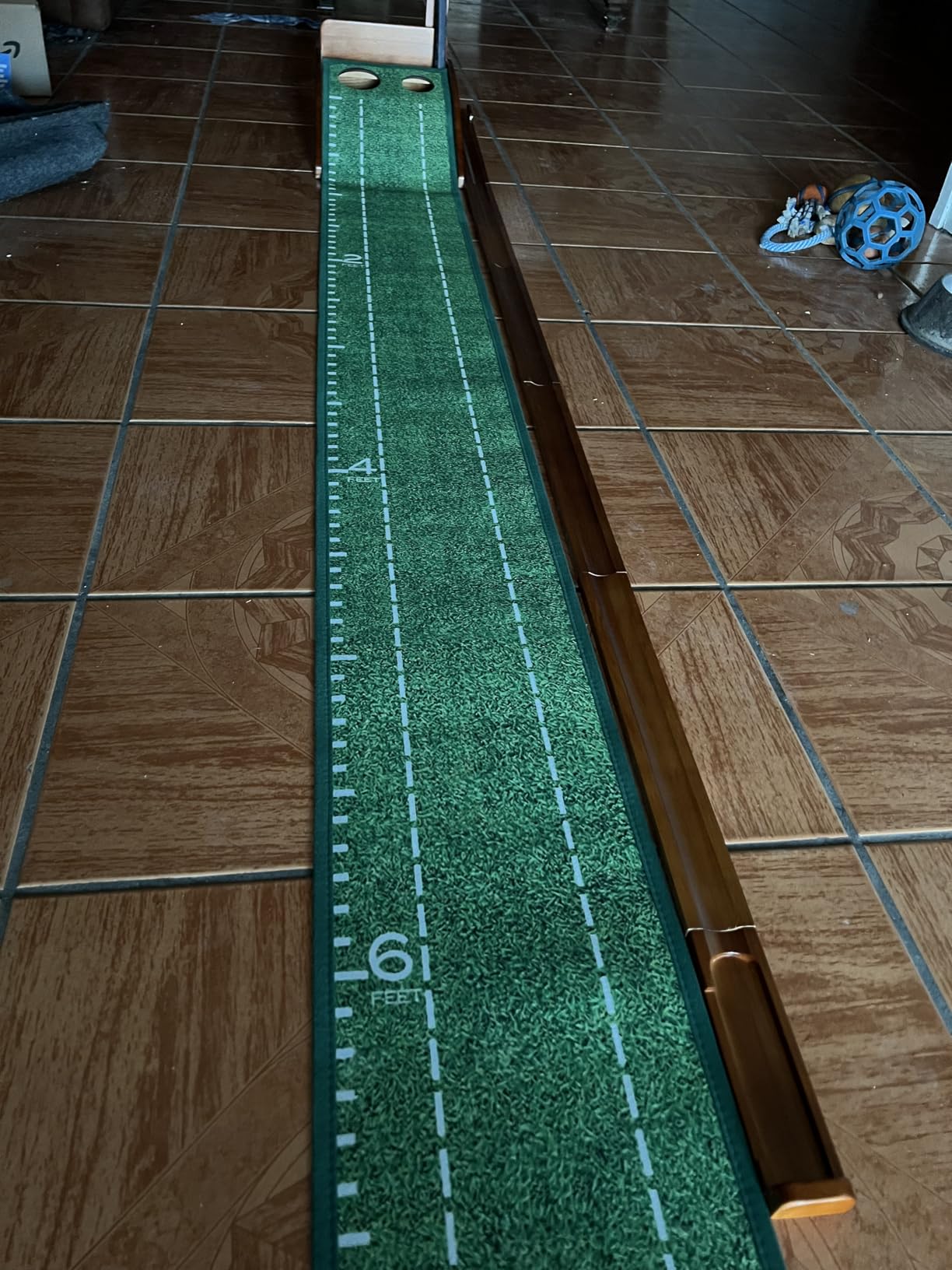 GimYaa Golf Putting mat Green Indoor and Outdoor with Auto Ball Return, Game Practice Golf Gifts for Home, Office, Backyard Indoor Golf and Outdoor Use, Crystal Velvet Mat customer photo 1