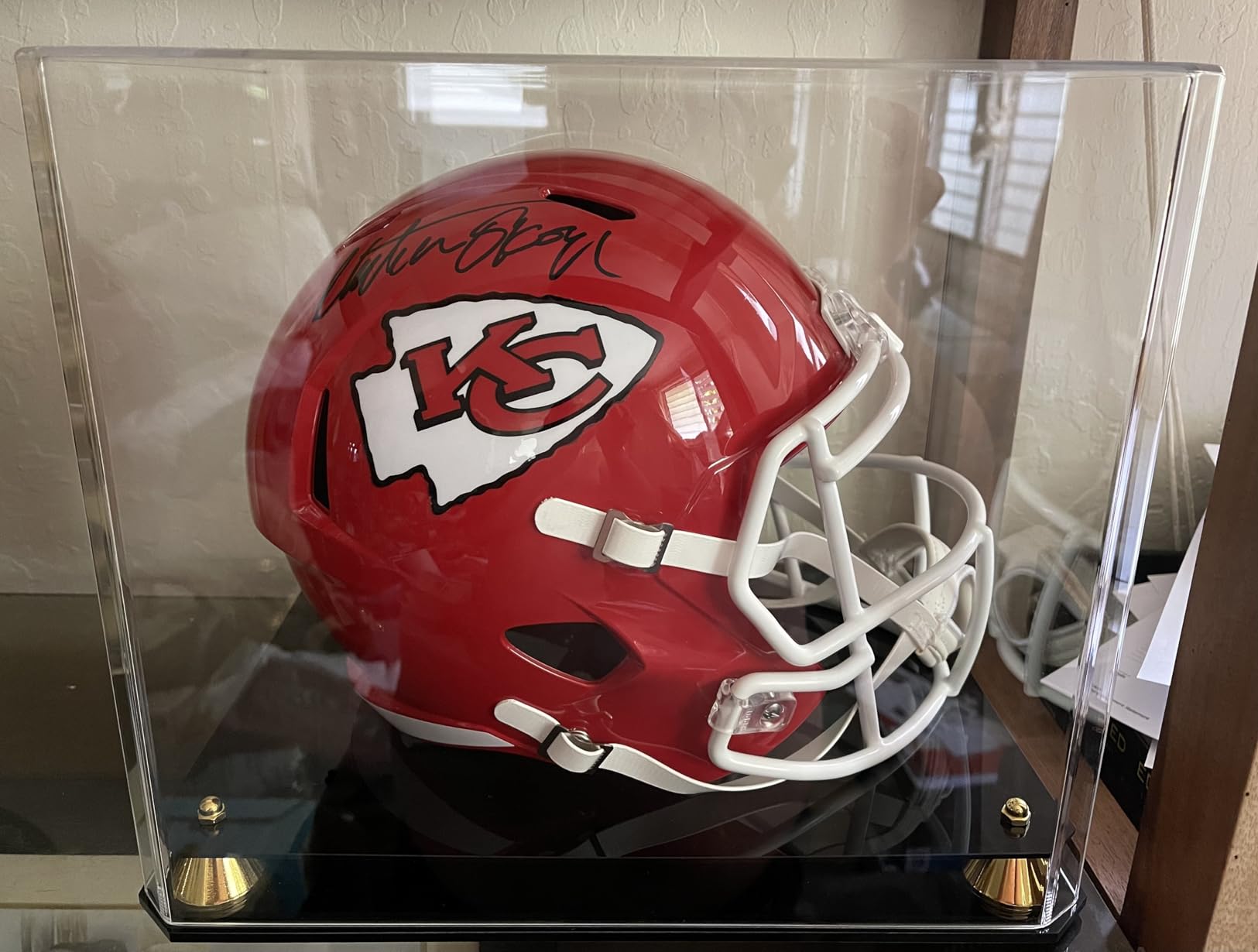 Pro Collector's Football Helmet Display Case Stand also fits Full Size Baseball, Ice Hockey, Motorcycle Helmets, One-Piece-Cover for Better Seal, Showcase with 98% UV Protection customer photo 2