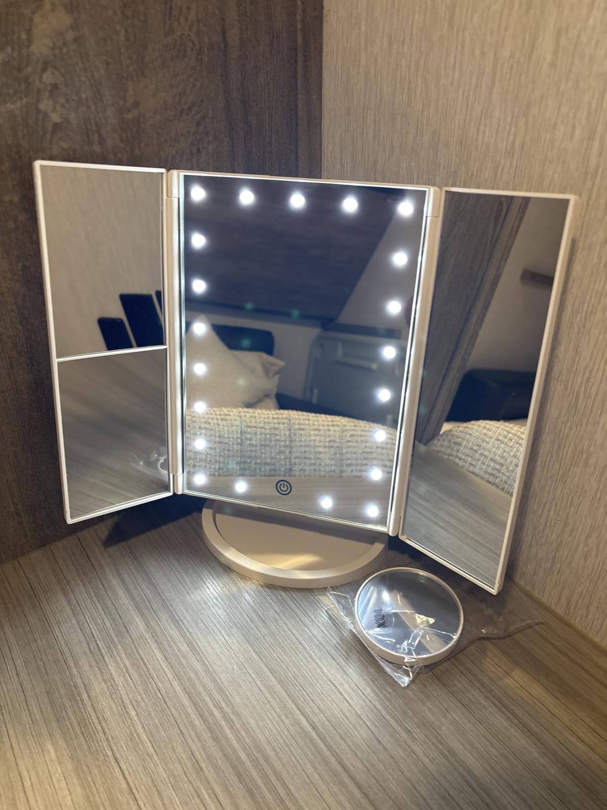HUONUL 2X/3X/10X Magnifying Vanity Mirror with Light, Trifold Makeup Mirror - Touch Dimming, Dual Power, Clear View for Makeup, Skincare customer photo 1