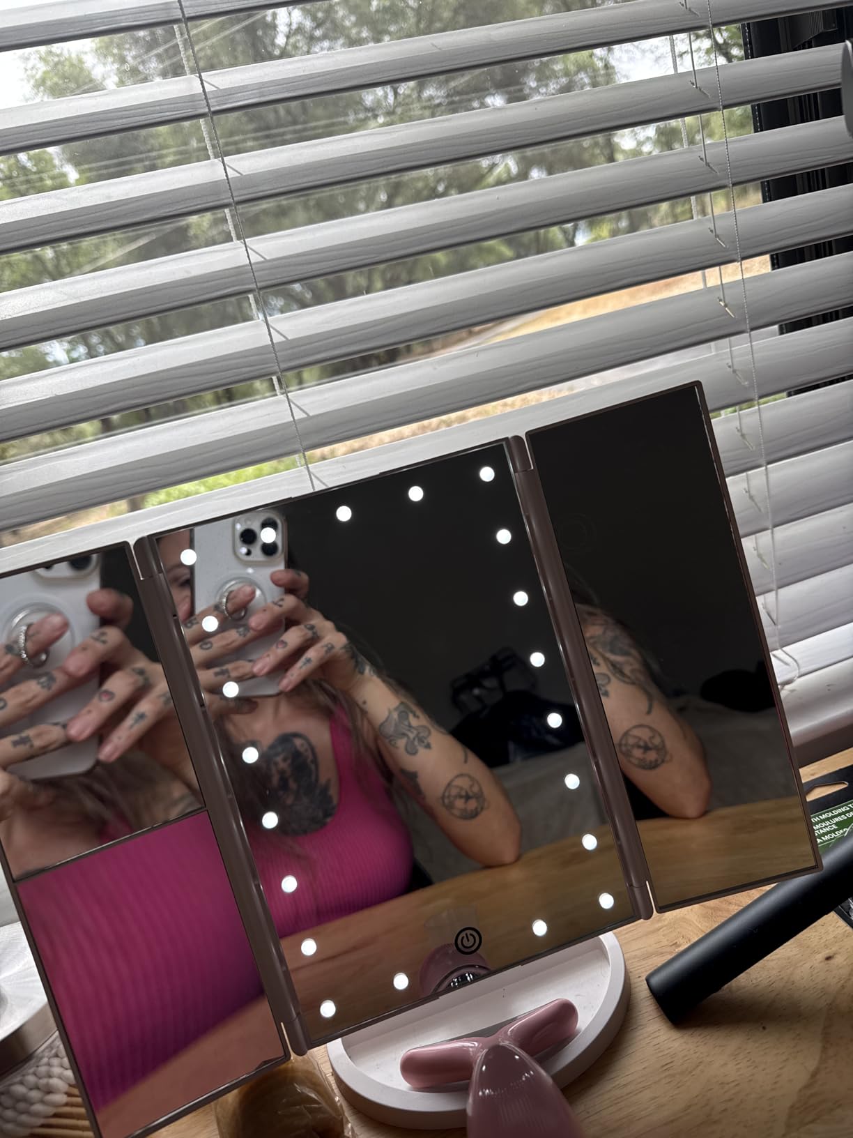 HUONUL 2X/3X/10X Magnifying Vanity Mirror with Light, Trifold Makeup Mirror - Touch Dimming, Dual Power, Clear View for Makeup, Skincare customer photo 2