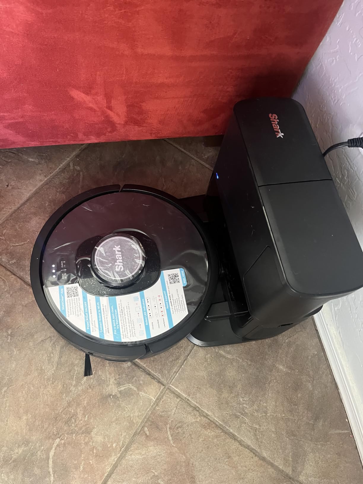 Shark AV2501S AI Ultra Robot Vacuum, with Matrix Clean, Home Mapping, 30-Day Capacity HEPA Bagless Self Empty Base, Perfect for Pet Hair, Wifi, Dark Grey customer photo 2