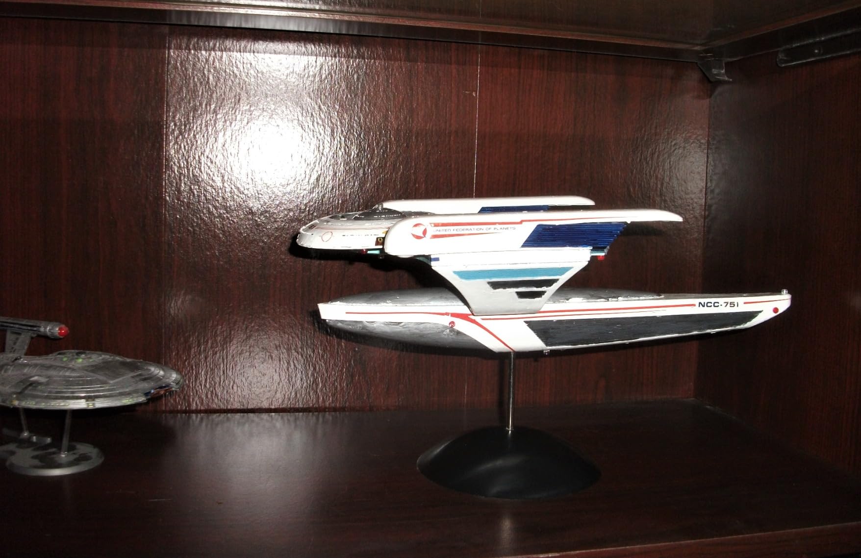 Polar Lights Star Trek U.S.S. Grissom 1:350 Scale Model Kit customer photo 2