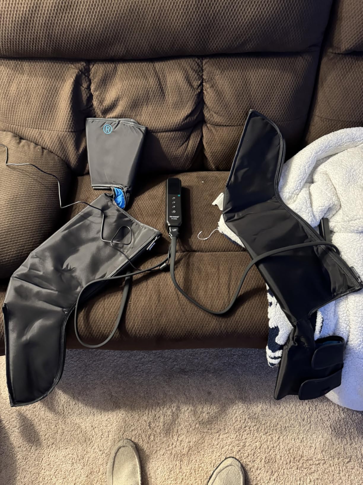 FIT KING Air Compression Leg Massager with Heat and Compression for Circulation and Pain Relief, Full Leg & Foot Massager for Swelling Edema RLS with Pressure Sensor LCD Display for Dad Mom Wife customer photo 2