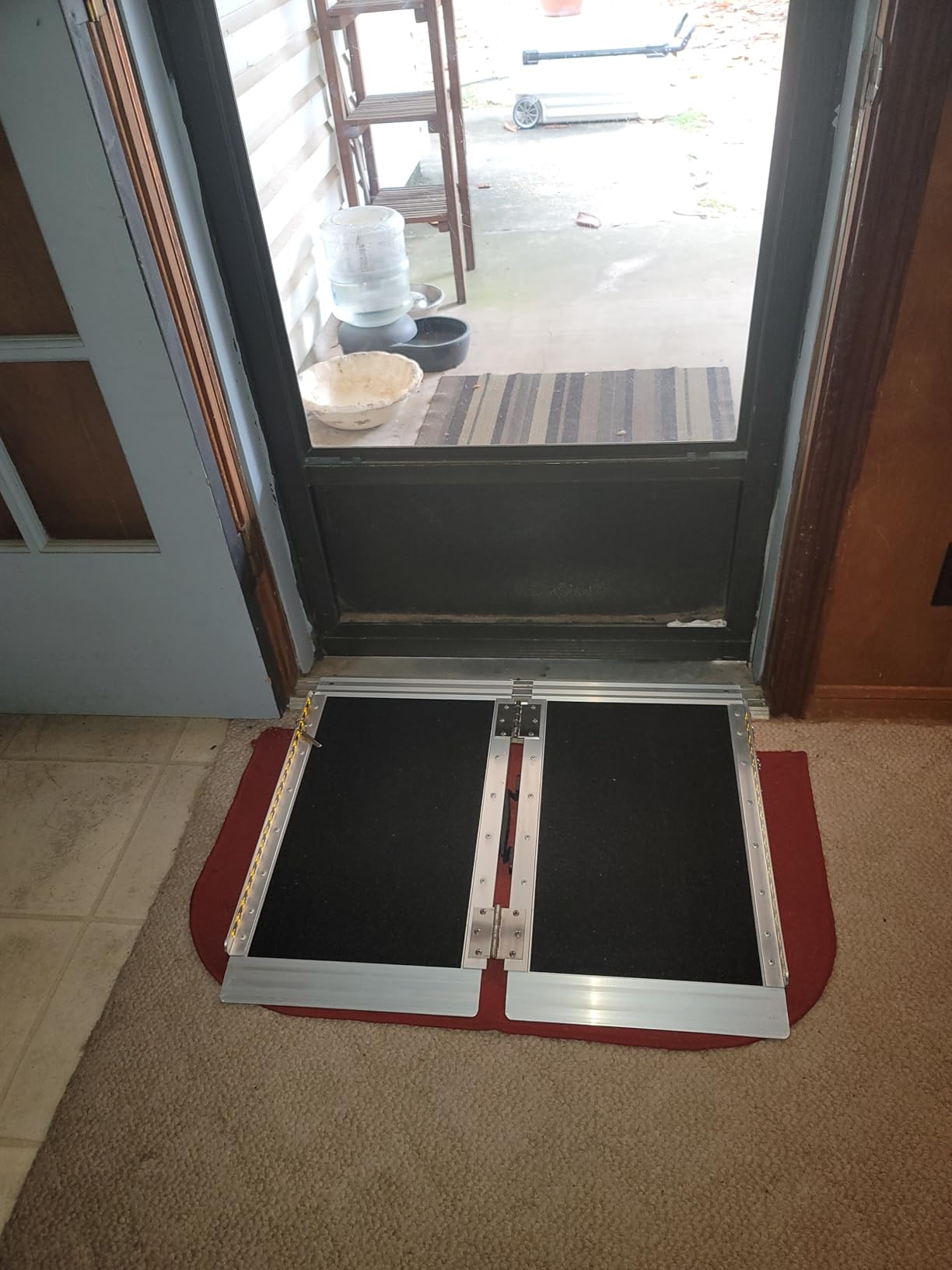 FACHNUO 2FT Portable Wheelchair Ramp for Home Steps, Non-Skid Aluminum Ramp, 800LBS Capacity, with Handle, Applicable 2-6