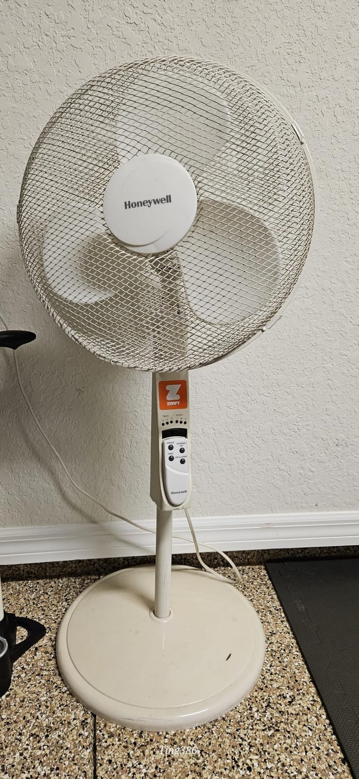 Vacmaster AM201R Aero Air Mover and Fitness Fan With Remote Control 550 CFM customer photo 2