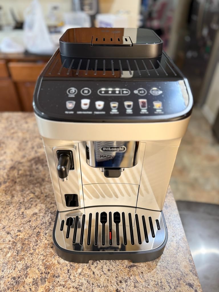 De'Longhi Magnifica Evo Automatic Espresso Machine, Milk Frother, Silver customer photo 2