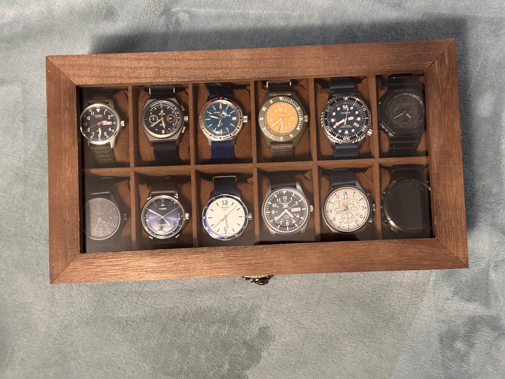 SONGMICS 12-Slot Watch Box, Watch Display Case with Large Glass Lid, Removable Pillows, Velvet Lining, Gift Idea, Rustic Walnut UJOW120K01 customer photo 1