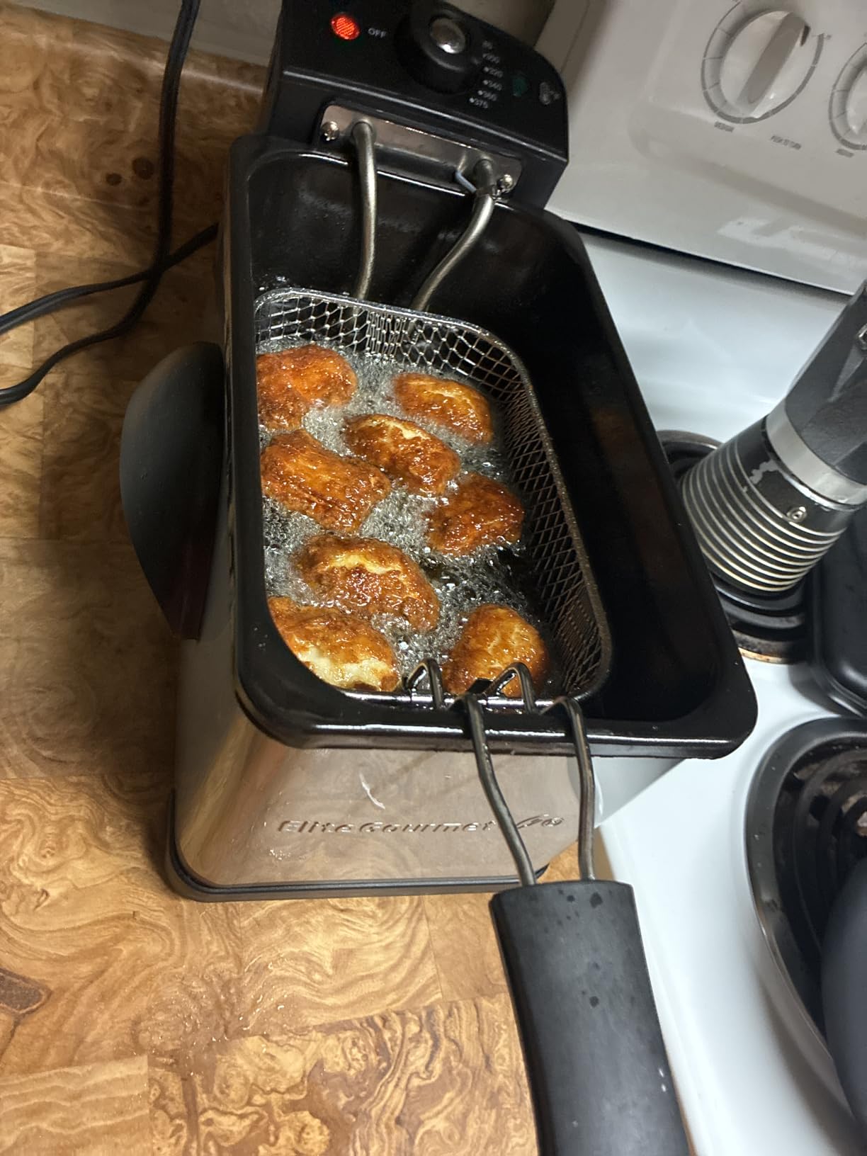 Elite Gourmet EDF2100 Electric Immersion Deep Fryer Removable Basket Adjustable Temperature, Lid with Viewing Window and Odor Free Filter, 2 Quart / 8.2 cup customer photo 1