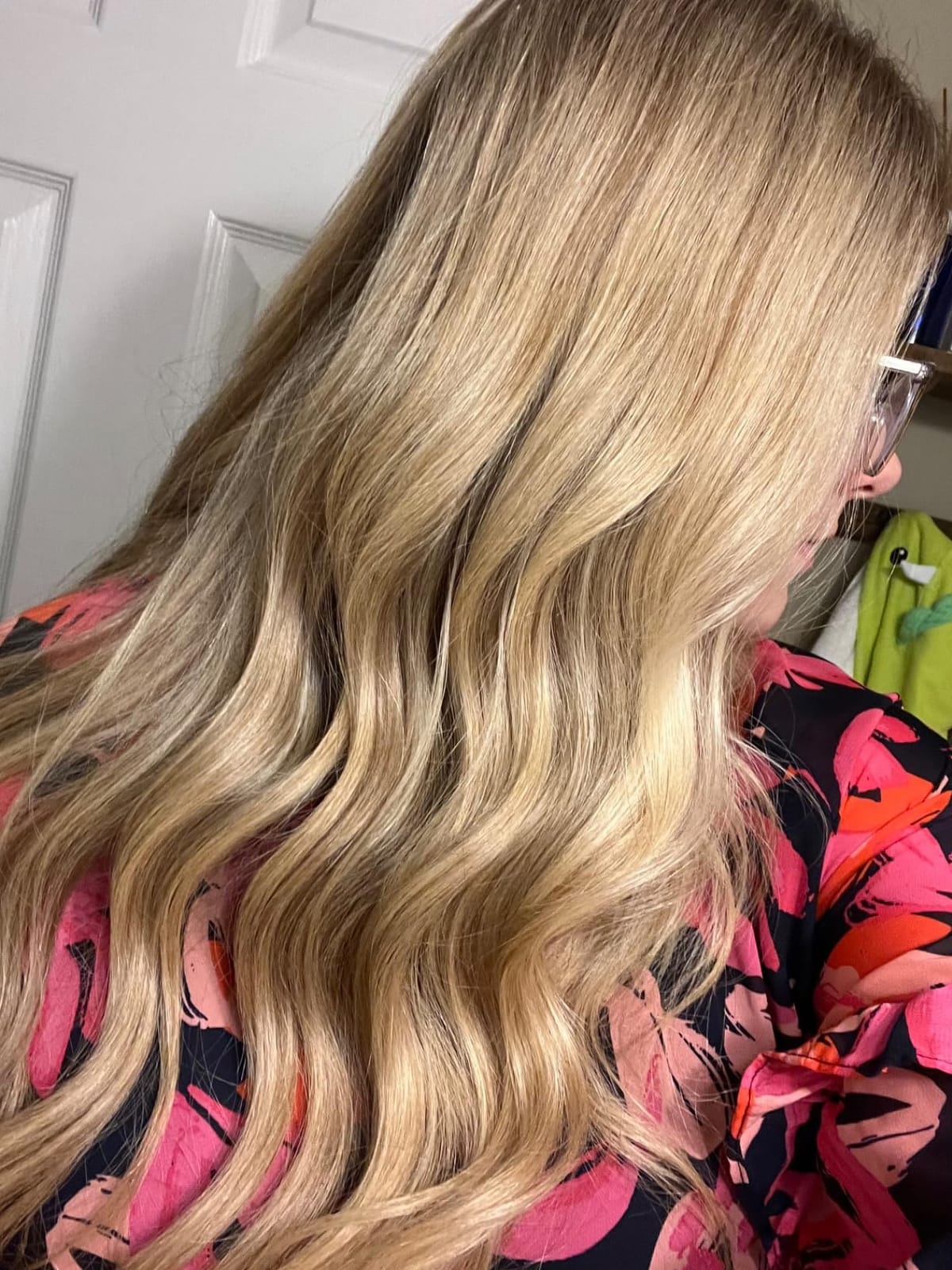 The Beachwaver Co. Rotating Curling Iron Ceramic Curling Iron - Largest Barrel Size for Long Hair! | Auto-Shut Off, Travel-Friendly, Dual Voltage customer photo 1