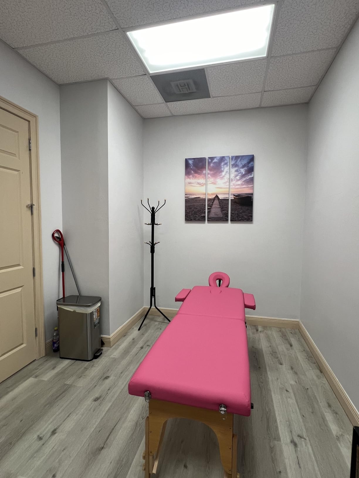 Portable Massage Table, Lightweight Wood Frame with Carry Handle, Black customer photo 1
