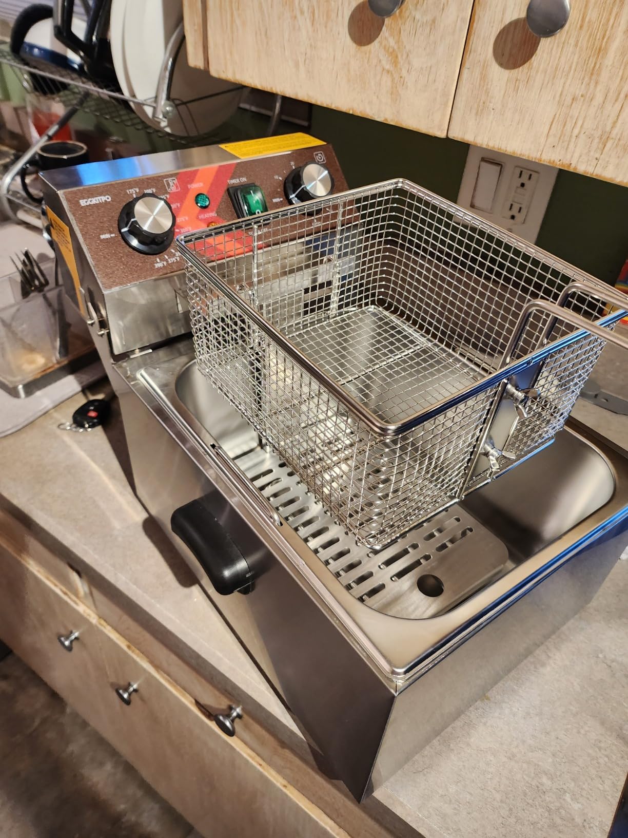 EGGKITPO Electric Deep fryer Single Tank Deep Fryer with Basket Capacity 10L(10.5QT) Electric Countertop Fryers with 60 Minute Timer for Home Kitchen and Restaurant, 1800 Watts, 120V customer photo 1