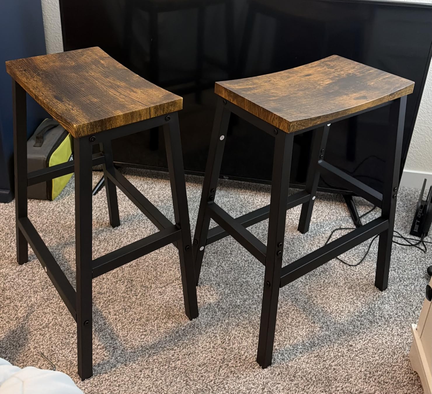 HOOBRO Bar Stools, Set of 2 Bar Chairs, 23.6 Inch Saddle Stools, Kitchen Counter Seat with Footrests, Industrial Barstools for Dining Room, Kitchen, Counter, Rustic Brown and Black BF02MD01 customer photo 2