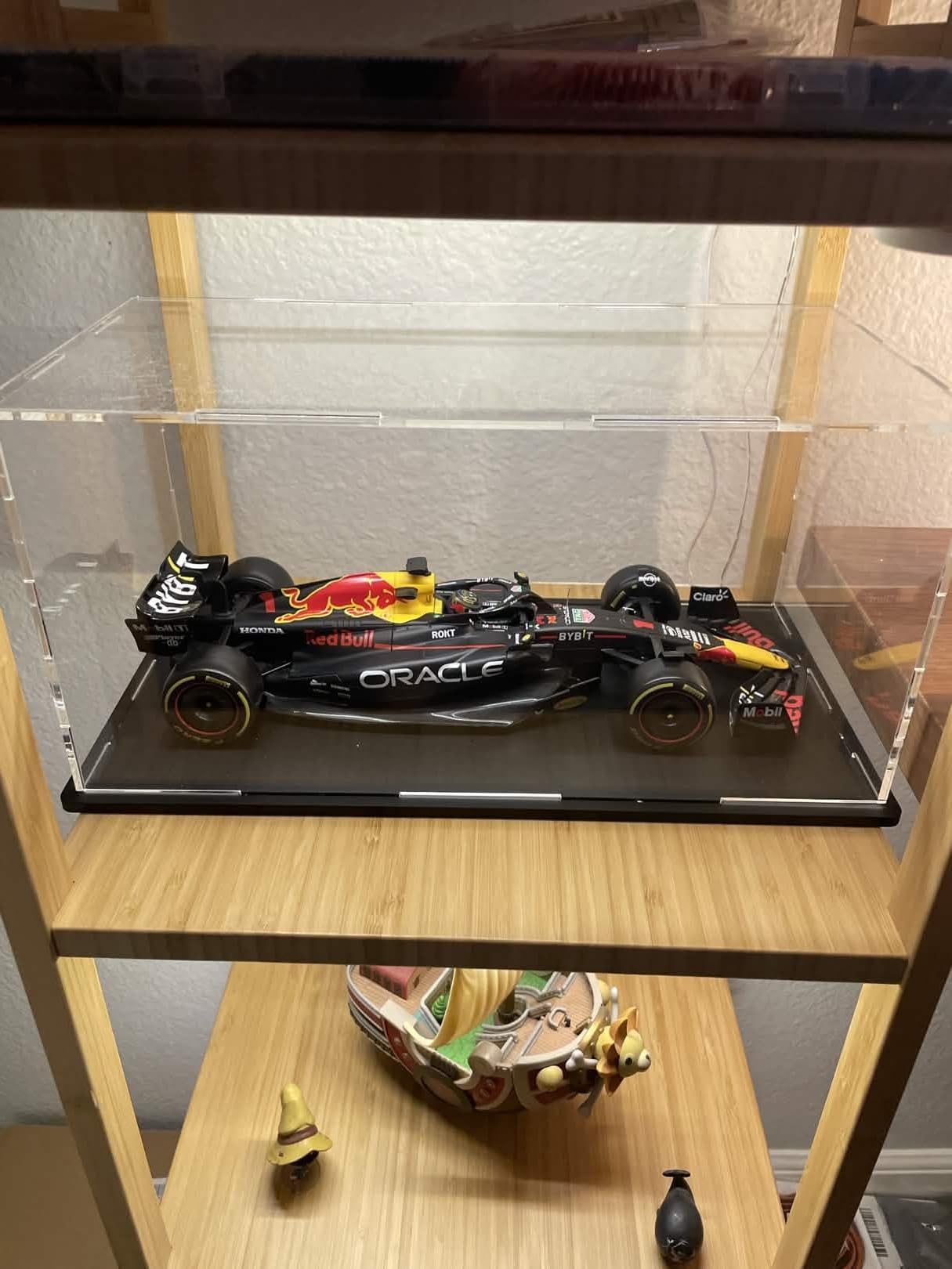 Acrylic Display Case with Lid, Rectangle Clean Acrylic Box with Matte Black Stand for 1:18 Diecast Model Cars (13x6.7x6.3 inch) customer photo 2