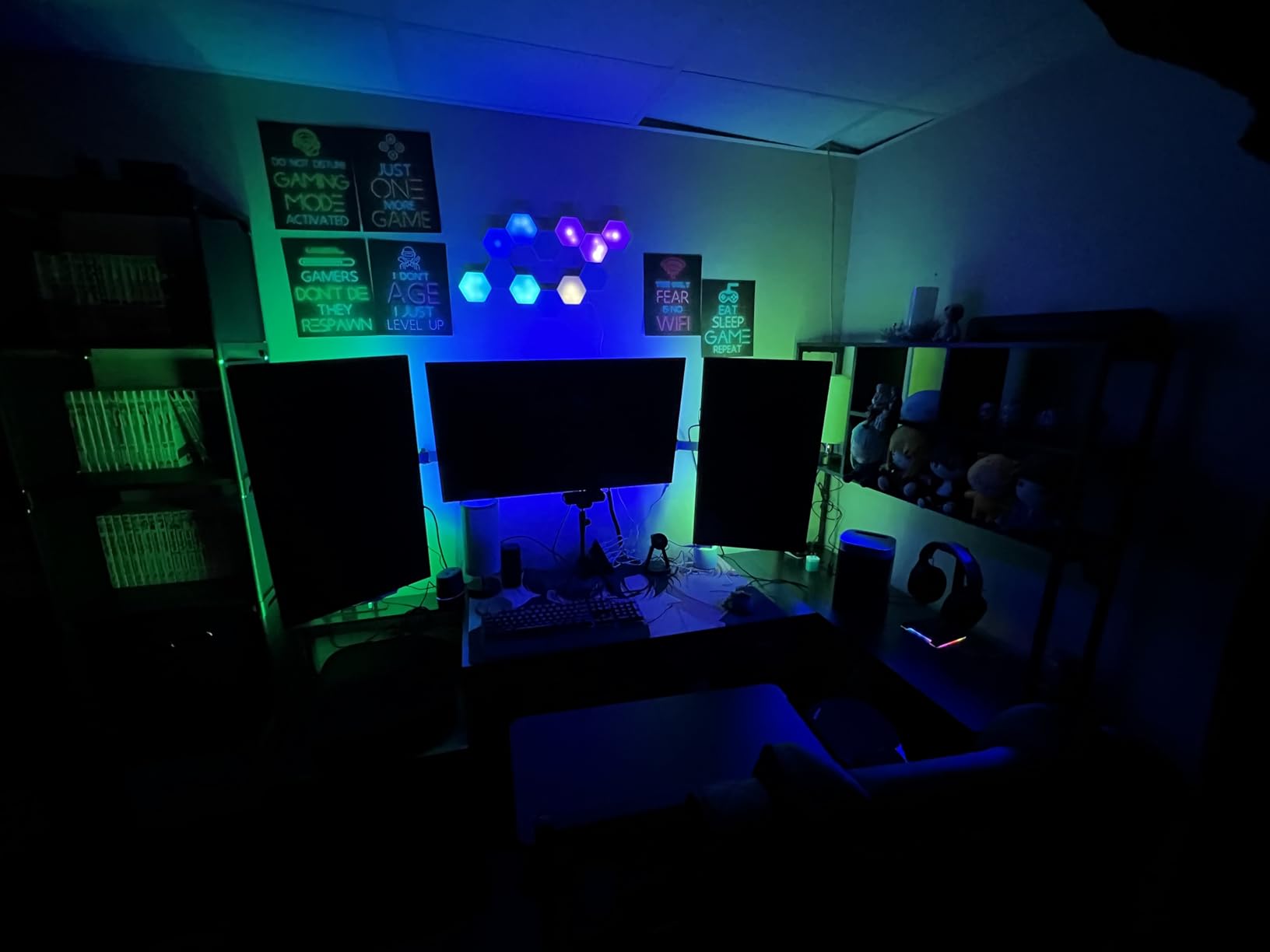 Hexagon LED Light Panels 8 Pack - RGB Wall Decor Lights with Music Sync, App & Remote - Modular Home & Christmas Decor for Bedroom, Living Room, and Room Decor customer photo 1