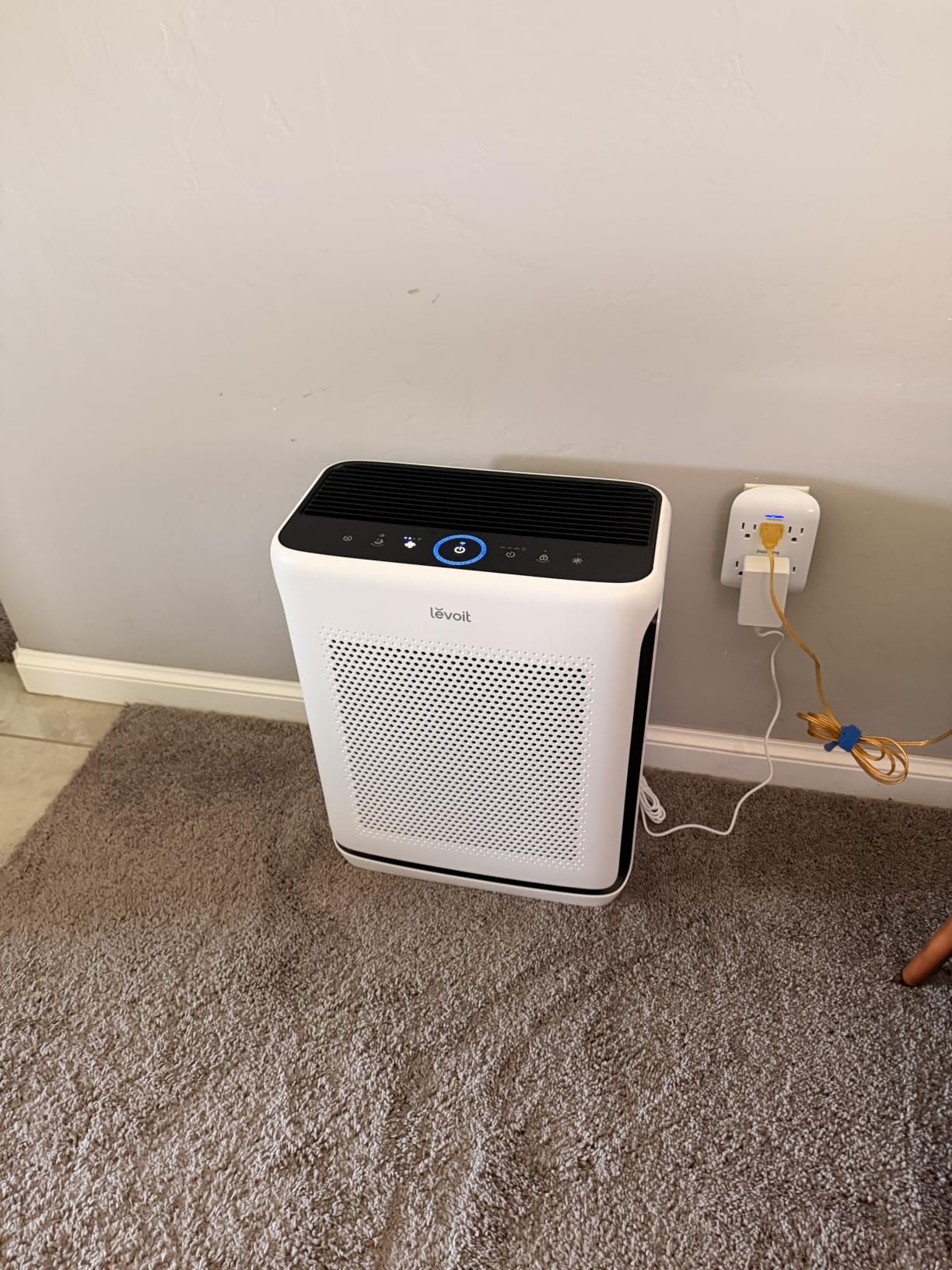 LEVOIT Air Purifiers for Home Large Room Up to 1875 Ft² with Washable Pre-Filter, AHAM VERIFIDE, Air Quality Monitor, HEPA Sleep Mode for Allergies, Pet Hair in Bedroom, Vital 200S-P, White customer photo 1