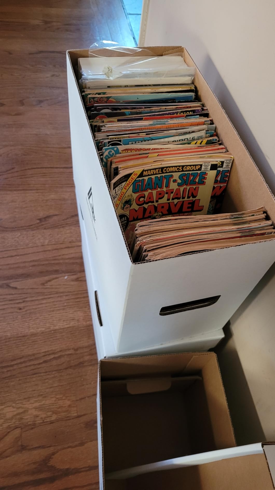 Premium Short Comic Book Storage Box Organizer with Lid | Thick Cardboard Comic Storage Box For Collectibles Fits 150-175 Current/Silver Age, Heavy Duty & Stackable. customer photo 1