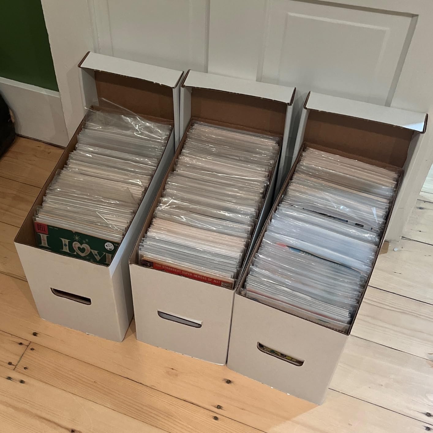 Premium Short Comic Book Storage Box Organizer with Lid | Thick Cardboard Comic Storage Box For Collectibles Fits 150-175 Current/Silver Age, Heavy Duty & Stackable. customer photo 2