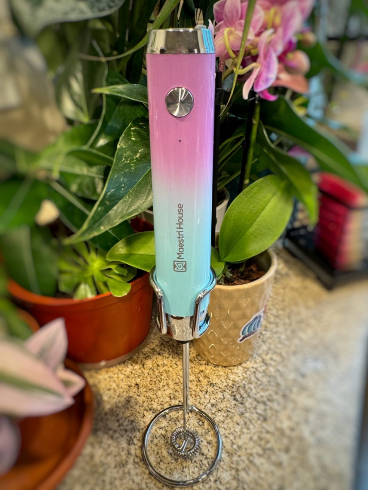 Maestri House LunaFro Rechargeable Milk Frother, Stand & 2 Detachable Whisks | 8000RPM Turbo Motor, 1200mAh lithium battery, Handheld Milk Frother for Lattes, Cappuccino, Matcha & Powdered Supplements customer photo 1