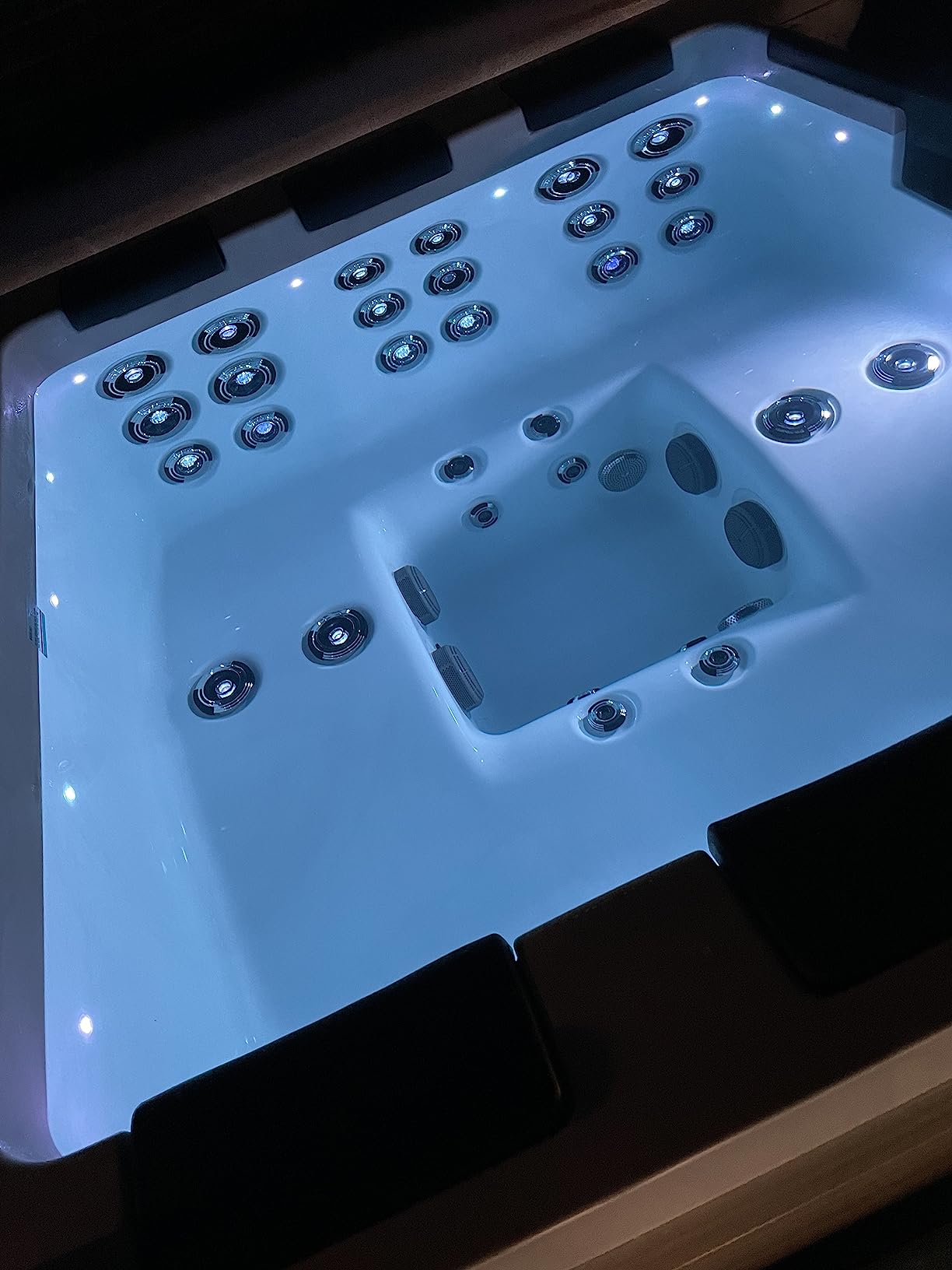 Comfort Hot Tubs - 6 Person Luxury Outdoor Portable Spa - 44 Jets - Above Ground Hot Tub customer photo 1